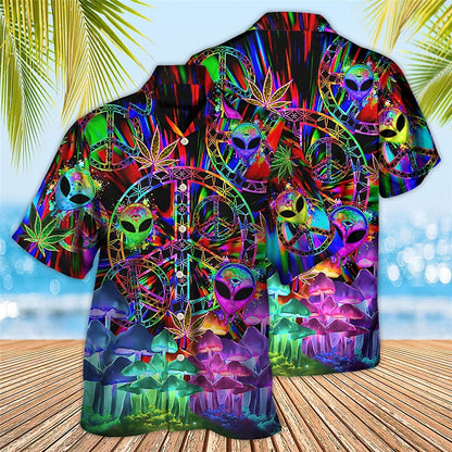 Camisa hawaiana de verano con diseño de hongo alienígena de colores