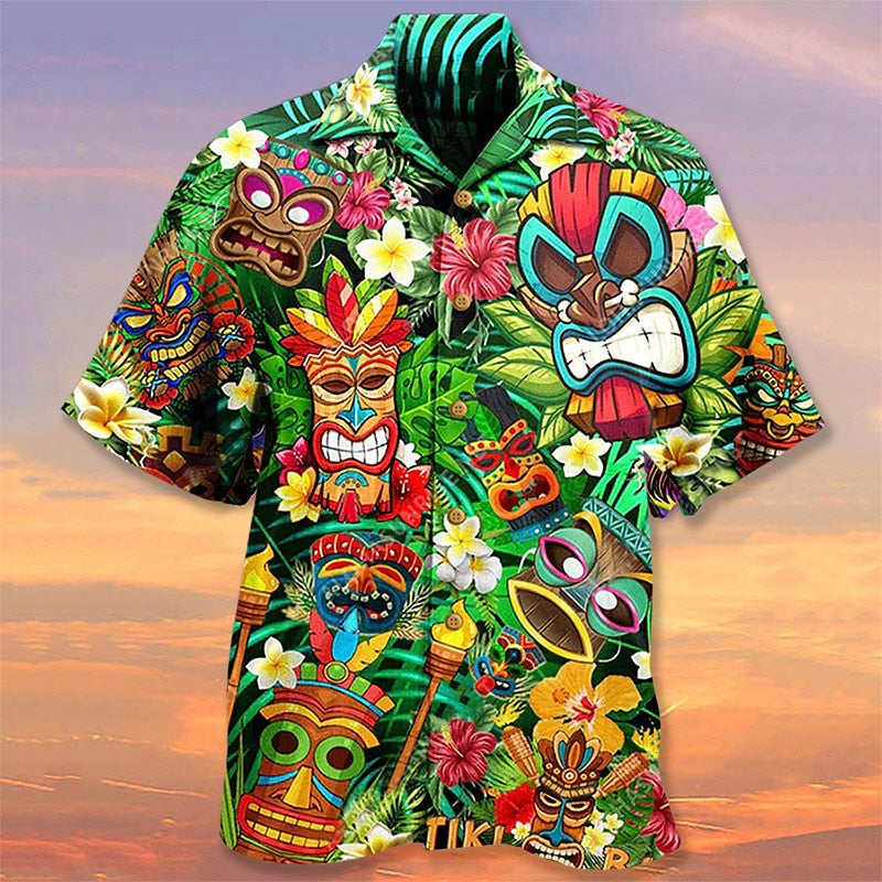 Camisa hawaiana de verano con máscara de dibujos animados y plantas tropicales