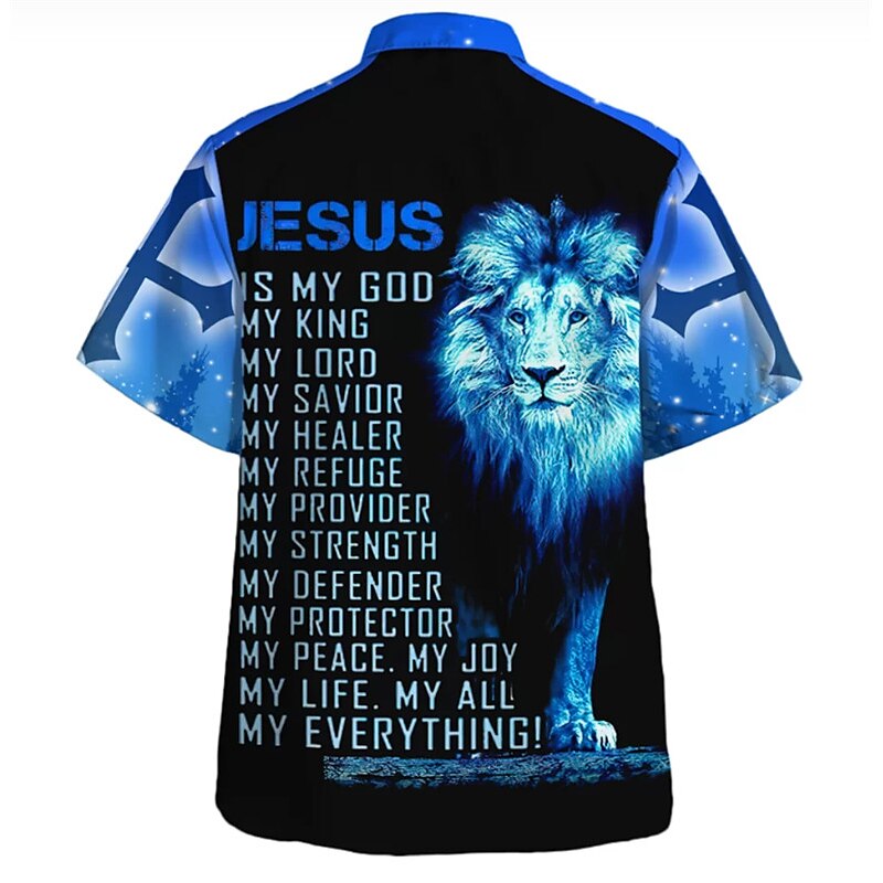 Camisa con botones y manga corta con la letra de Jesús y el león